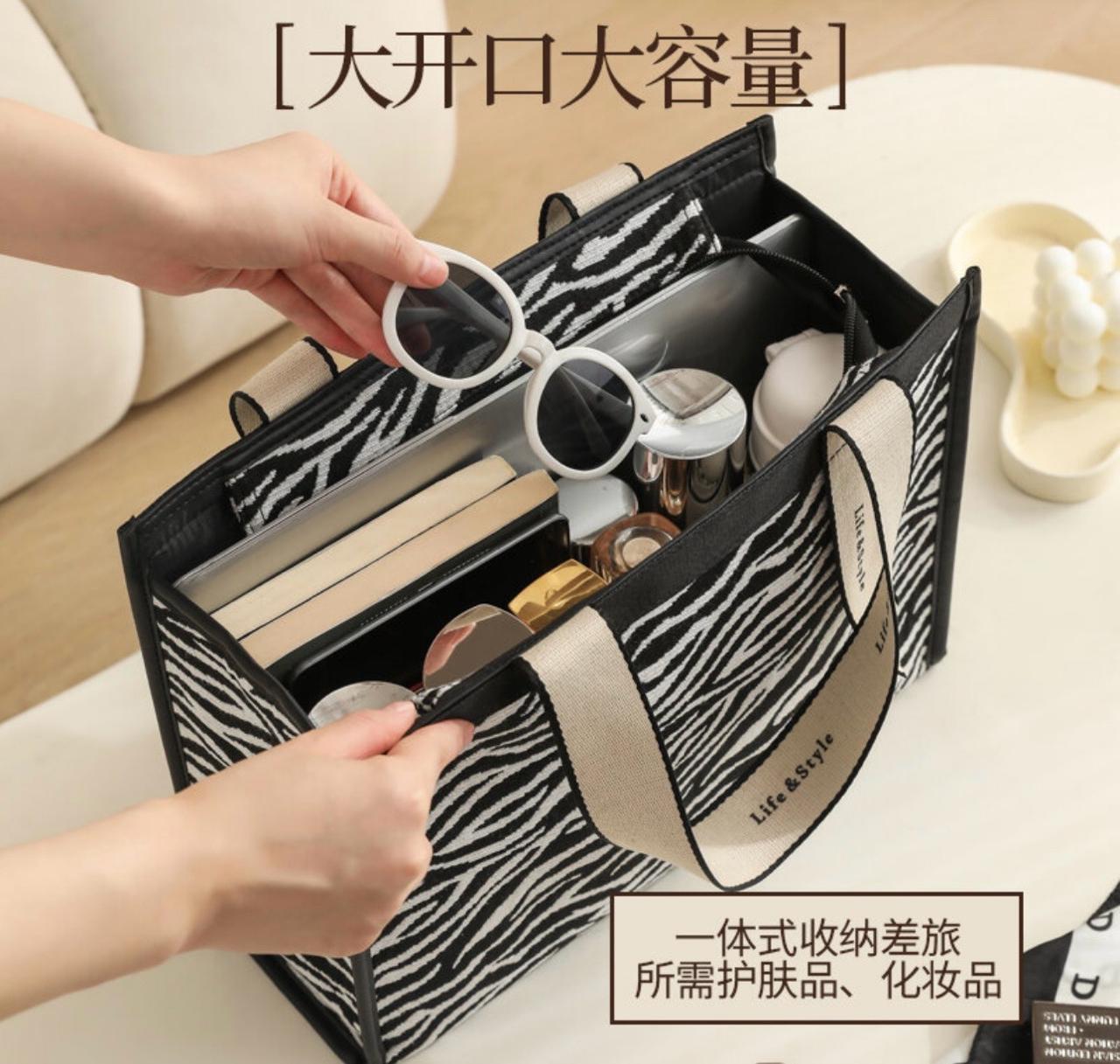 TOTE ZEBRA