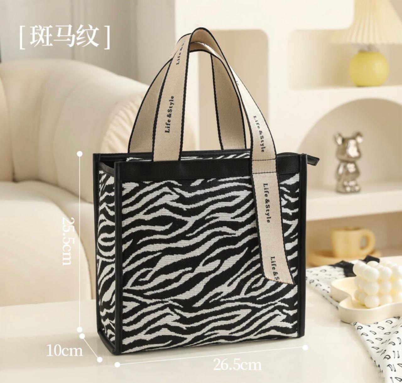 TOTE ZEBRA